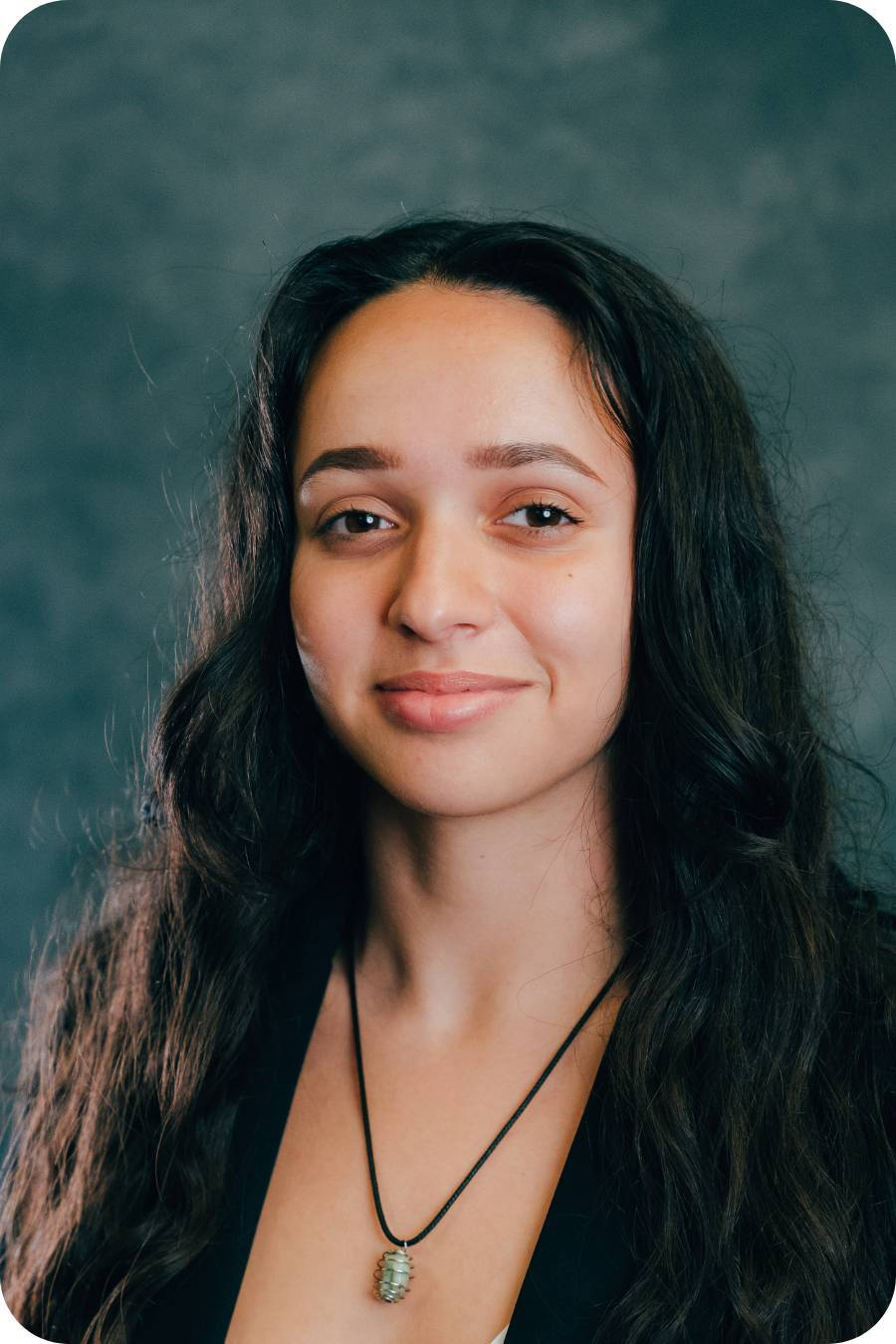 Sophie Bulos Headshot